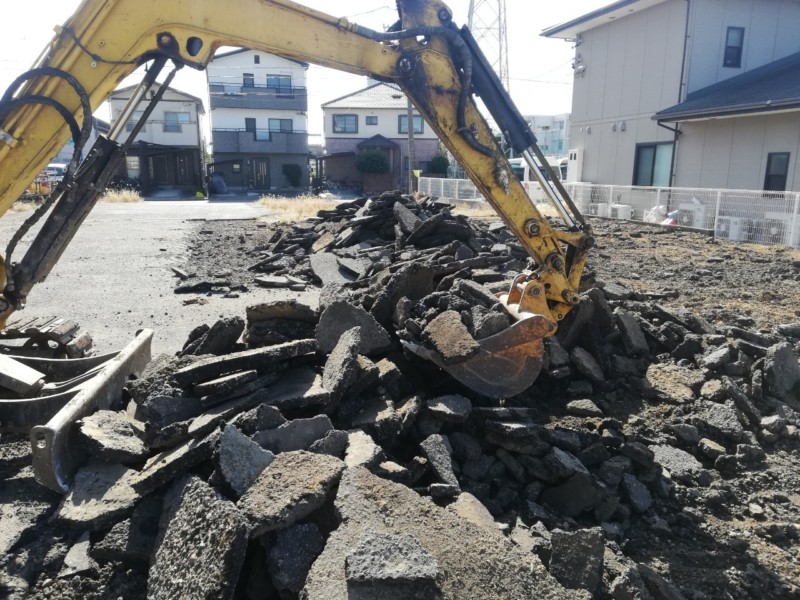 アスファルト撤去工事